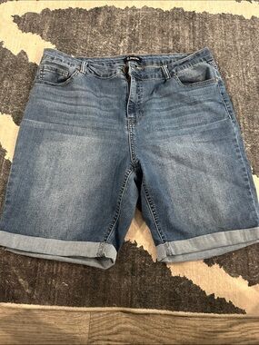 d. jeans Women's Rolled Hem Denim Shorts - medium Blue